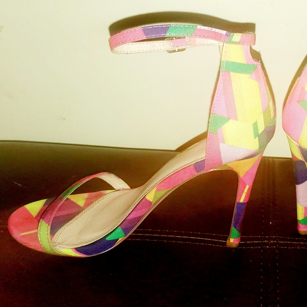 Shoes - Picture 2 of 4